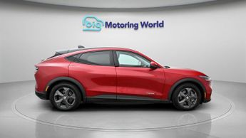 Ford Mustang Mach-E BASE