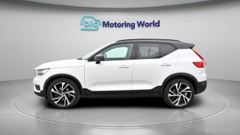 Volvo XC40 B4 R-DESIGN PRO