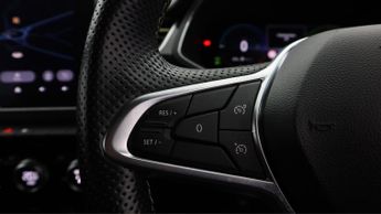 Renault Captur E-TECH ENGINEERED