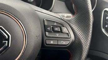 MG MG ZS TROPHY CONNECT