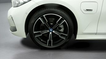 BMW 3 Series 330E M SPORT