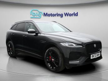 Jaguar F-Pace R-DYNAMIC BLACK