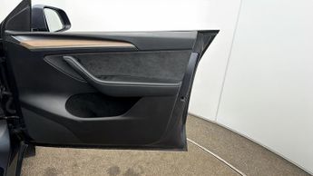 Tesla Model Y BASE