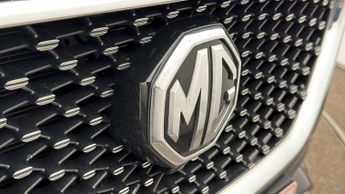 MG MG HS EXCLUSIVE