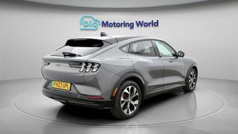 Ford Mustang Mach-E BASE