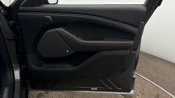 Ford Mustang Mach-E BASE