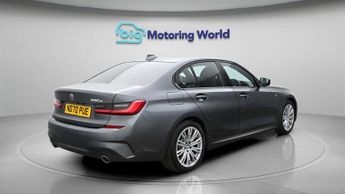 BMW 3 Series 330E M SPORT