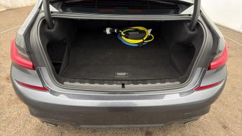 BMW 3 Series 330E M SPORT