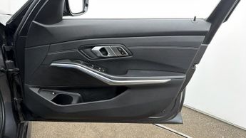 BMW 3 Series 330E M SPORT