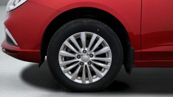 MG MG5 EXCLUSIVE