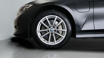 BMW 3 Series 330E SE PRO