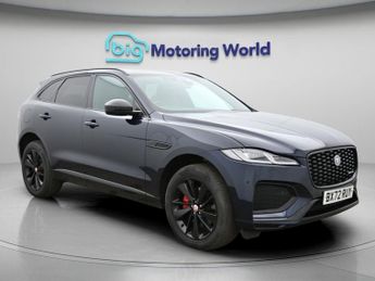 Jaguar F-Pace R-DYNAMIC BLACK