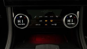 Jaguar F-PACE R-DYNAMIC BLACK