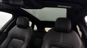 Jaguar F-PACE R-DYNAMIC BLACK