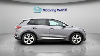 Audi Q4 e-tron S LINE