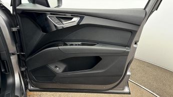 Audi Q4 e-tron S LINE