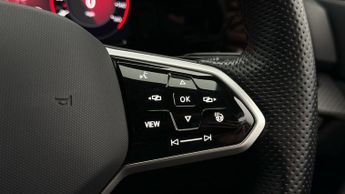 Volkswagen Golf R-LINE ETSI DSG