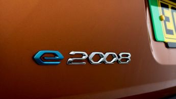 Peugeot E-2008 GT