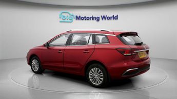 MG MG5 EXCLUSIVE