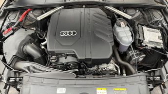 Audi A4 Avant AVANT TFSI S LINE BLACK EDITION