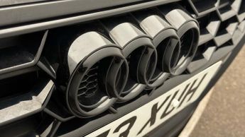 Audi A4 Avant AVANT TFSI S LINE BLACK EDITION