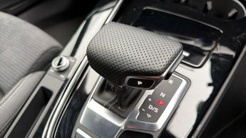 Audi A4 Avant AVANT TFSI S LINE BLACK EDITION