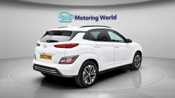 Hyundai KONA PREMIUM