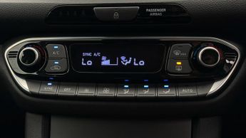 Hyundai i30 T-GDI PREMIUM