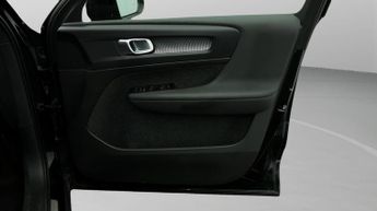 Volvo XC40 RECHARGE T4 R-DESIGN