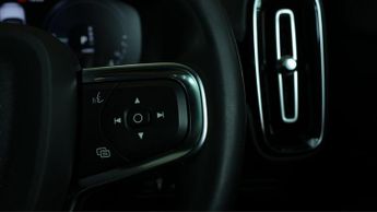 Volvo XC40 RECHARGE T4 R-DESIGN