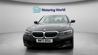 BMW 3 Series 330E SE PRO