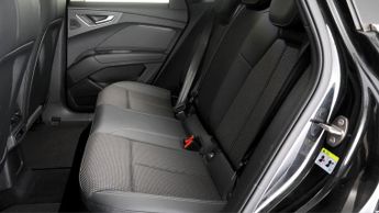 Audi Q4 e-tron SPORTBACK S LINE