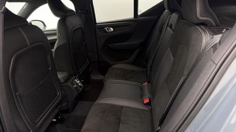 Volvo XC40 B4 R-DESIGN PRO