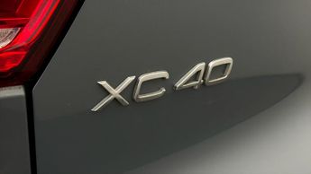 Volvo XC40 B4 R-DESIGN PRO
