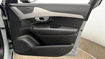 Volvo XC90 RECHARGE T8 CORE AWD
