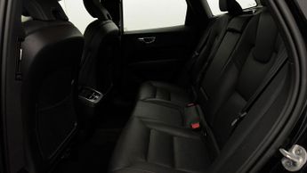 Volvo XC60 B5 PLUS AWD