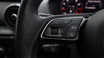 Audi Q2 TFSI S LINE