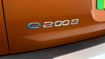 Peugeot E-2008 GT