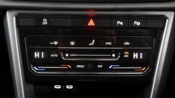 Volkswagen T-Roc LIFE TSI DSG