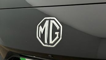 MG MG4 TROPHY