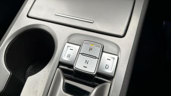 Hyundai KONA PREMIUM