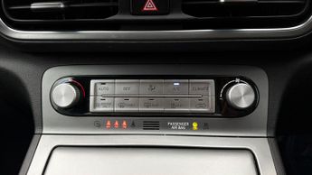 Hyundai KONA PREMIUM