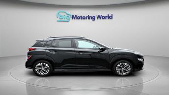 Hyundai KONA PREMIUM