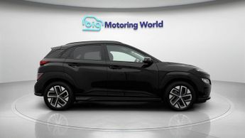 Hyundai KONA PREMIUM