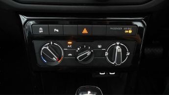 Volkswagen T-Cross LIFE TSI DSG