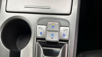 Hyundai KONA PREMIUM SE