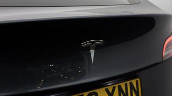 Tesla Model Y BASE