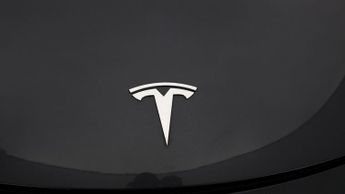 Tesla Model Y BASE