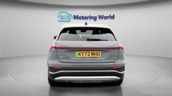 Audi Q4 e-tron S LINE QUATTRO