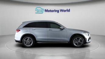 Mercedes-Benz GLC GLC 300 4MATIC AMG LINE